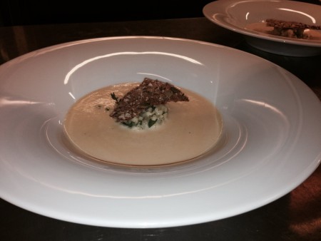 Lök/Cider-soppa, fräst äpple/lök, knäckebröd